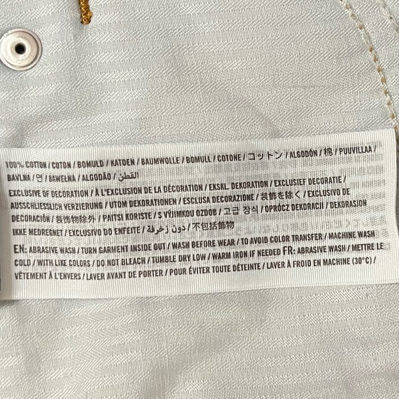 Abercrombie & Fitch Zoe Denim Jean
Shorts High Waisted Distressed Red Stripe 6 - Picture 13 of 13